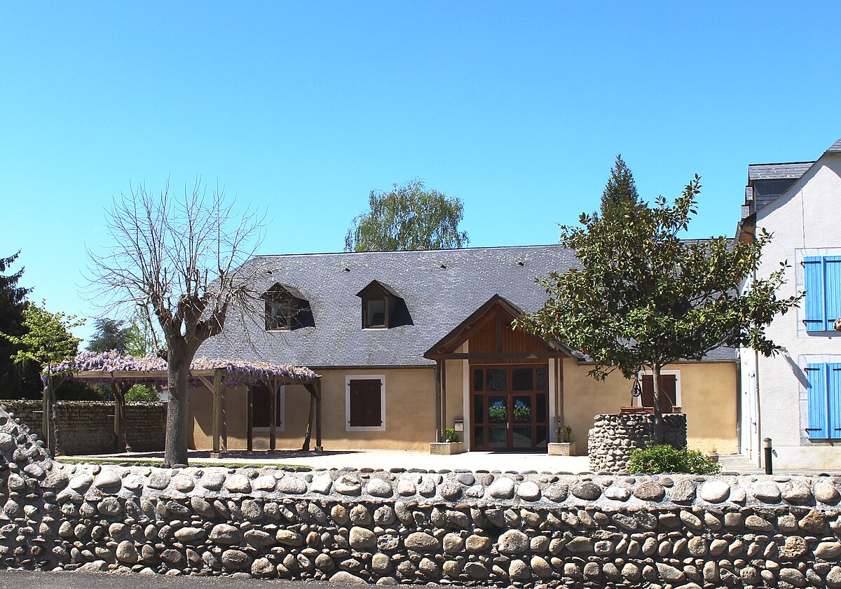 Salle_des_fêtes_de_Bernac-Dessus_(Hautes-Pyrénées)_1